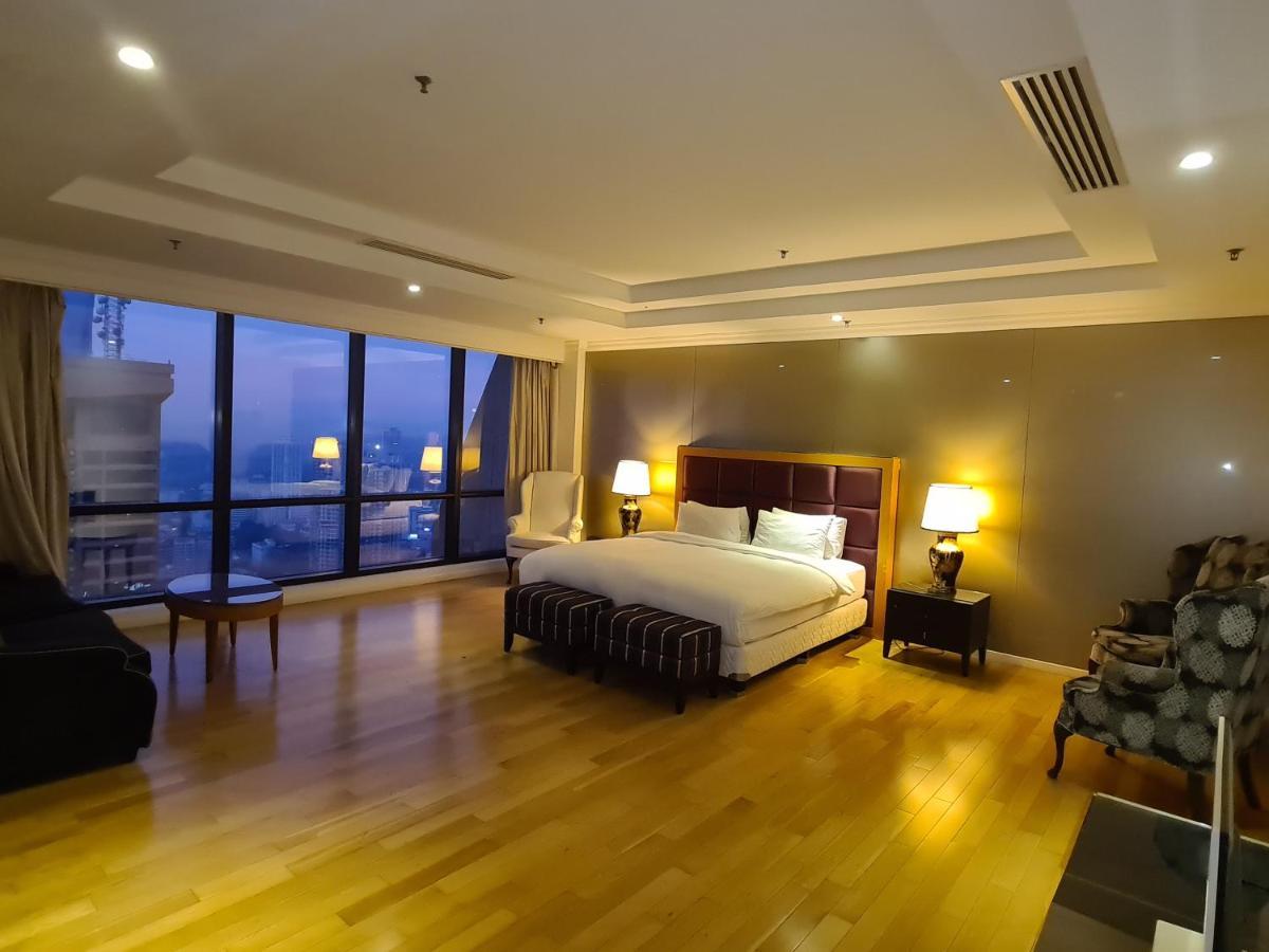 Raymond Suites At Berjaya Times Square Kuala Lumpur Eksteriør billede