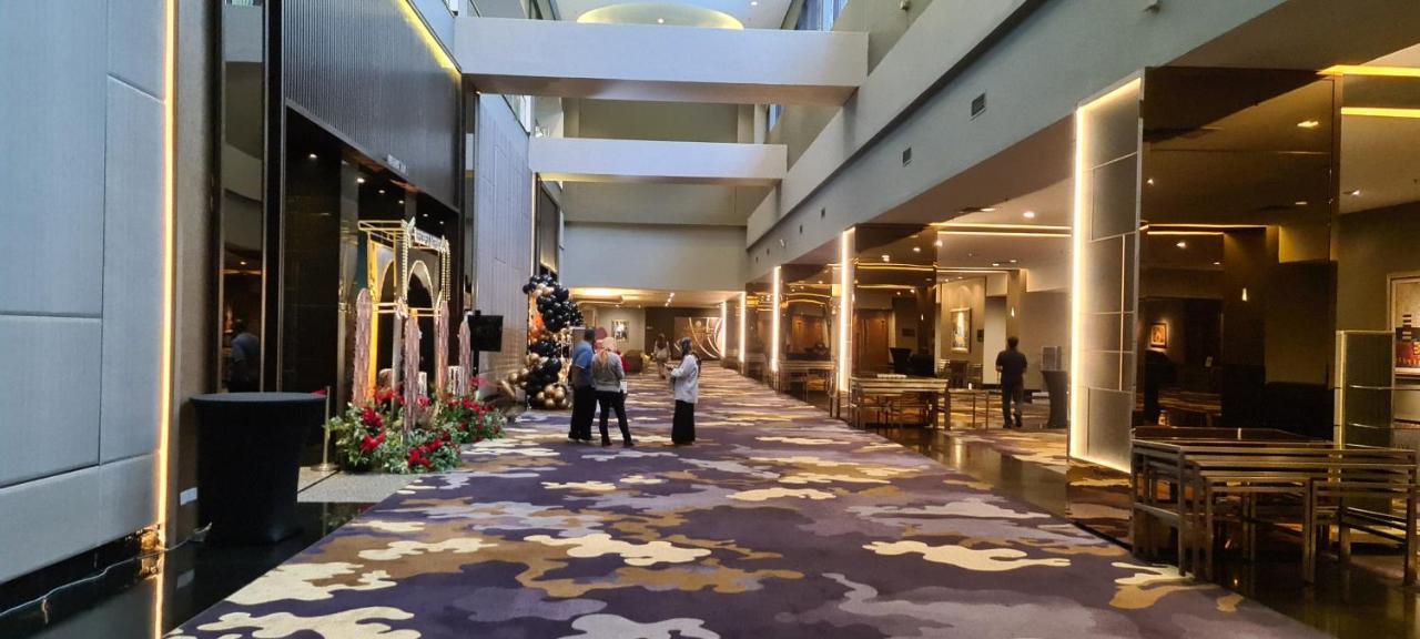 Raymond Suites At Berjaya Times Square Kuala Lumpur Eksteriør billede